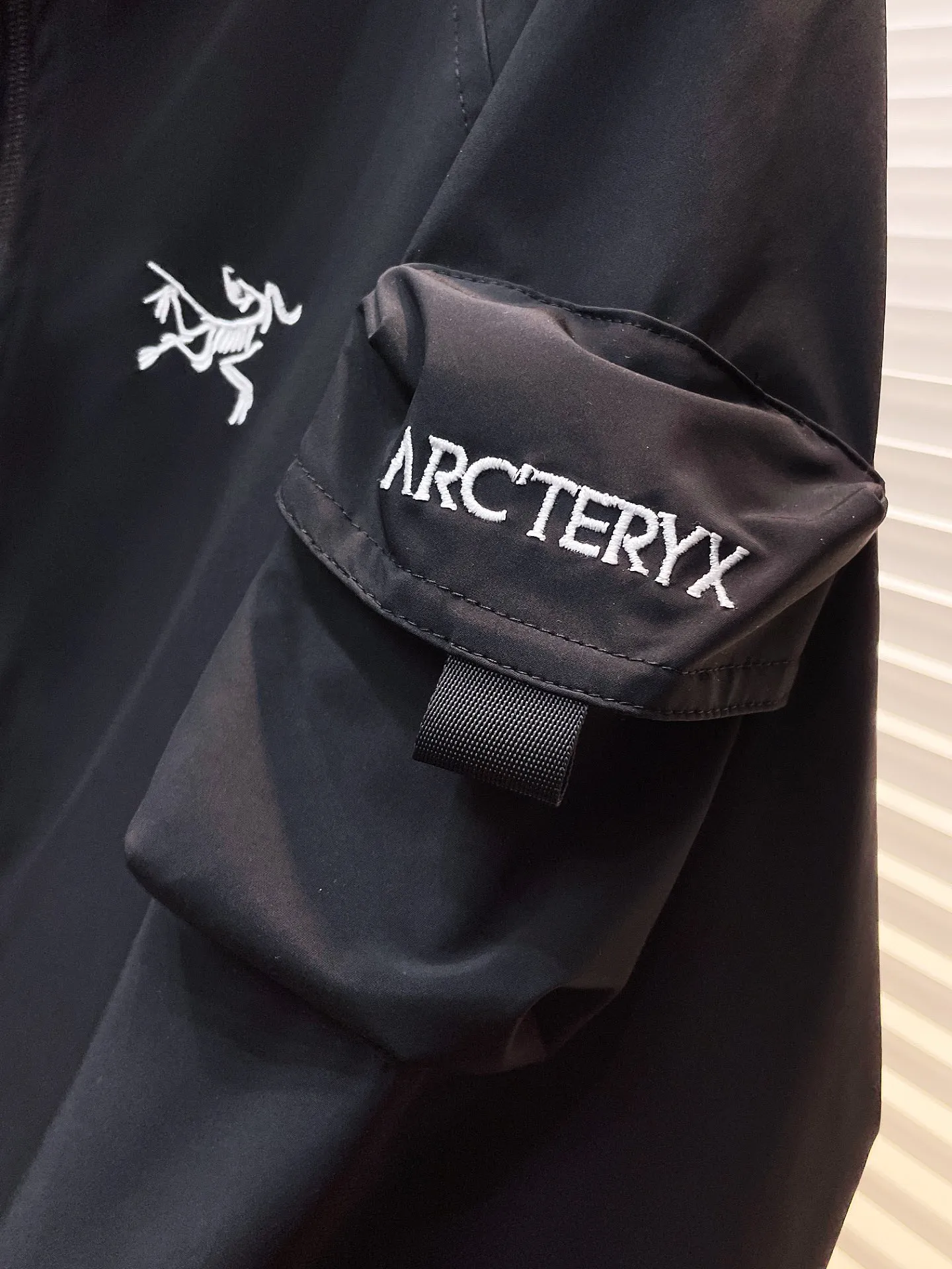 Same Style， ， 2026 New Arrival ， Original Premium Breathable ， ， ， Quality。 ， Sizes：M～3XL， 195